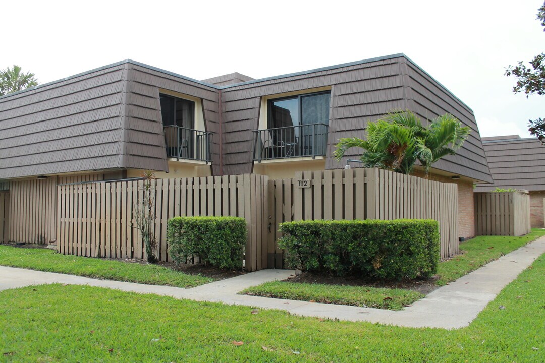 1112 11th Ct in Palm Beach Gardens, FL - Building Photo