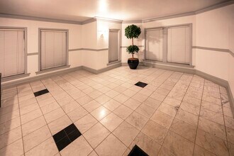 6042 N Kenmore Ave in Chicago, IL - Building Photo - Building Photo