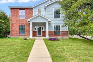 10803 Sierra Ridge Dr in San Antonio, TX - Building Photo