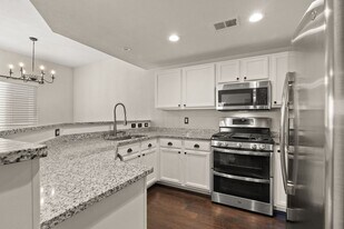 6800 Vista Del Norte Dr NE in Albuquerque, NM - Building Photo