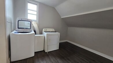 422 Cannon St E in Hamilton, ON - Building Photo - Building Photo