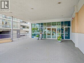 2-712 Fieldway Rd in Toronto, ON - Building Photo - Building Photo