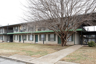 Chateau DeVille in Oklahoma City, OK - Building Photo - Building Photo