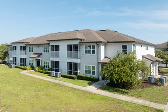 Flats at Maverick Trails in Orange Park, FL - Foto de edificio - Building Photo
