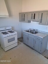 623 NE Davis St in Fabens, TX - Building Photo - Building Photo