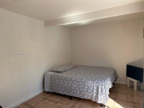 2019 Fletcher St in Hollywood, FL - Foto de edificio - Building Photo