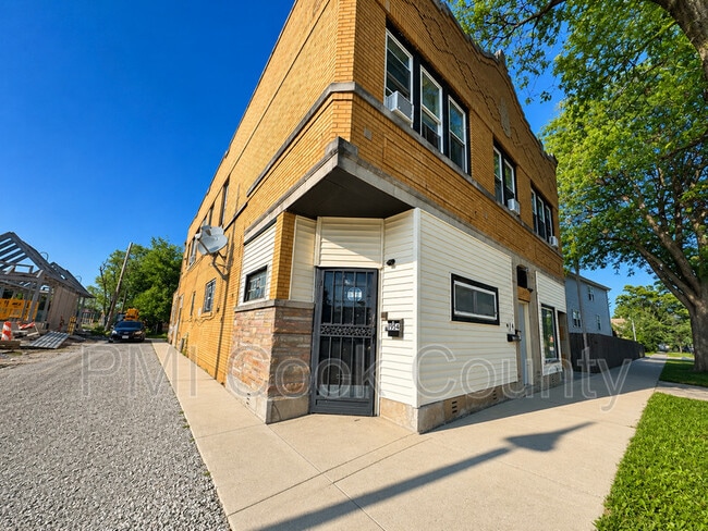 property at 1954 W 115th St