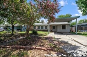 526 Schmeltzer Ln in San Antonio, TX - Building Photo - Building Photo