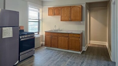 368 Broadway in Bayonne, NJ - Building Photo - Building Photo