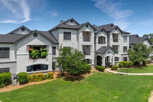 Sendero Ridge in San Antonio, TX - Building Photo