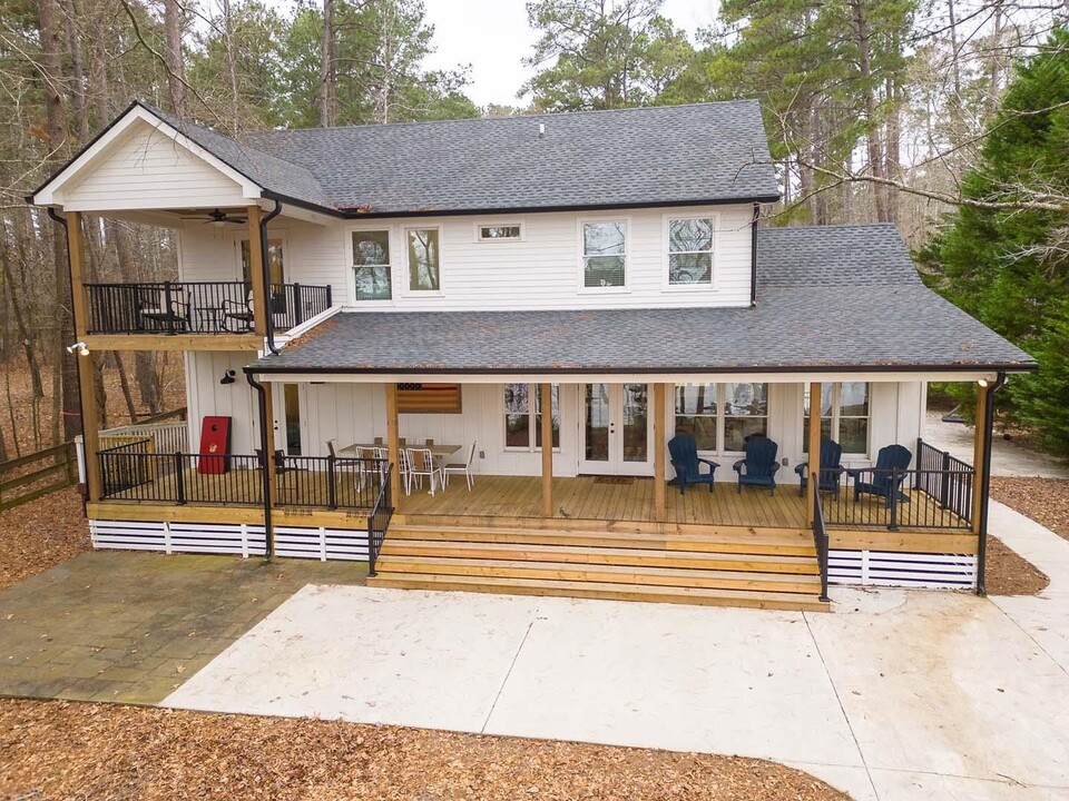 234 Winding River Rd in Eatonton, GA - Foto de edificio