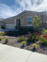 32476 Bullard St in Menifee, CA - Building Photo