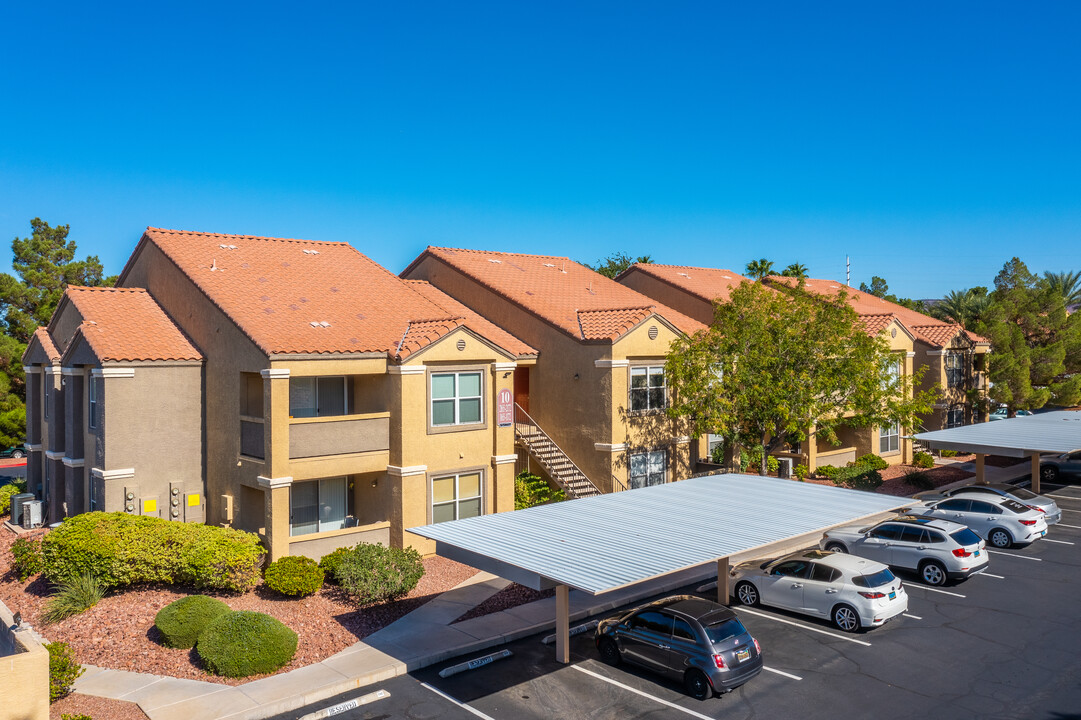 Latigo at Silverado Ranch in Las Vegas, NV - Foto de edificio