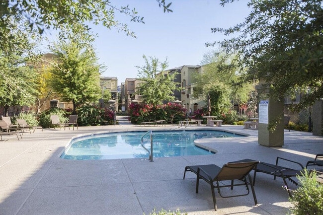 16825 N 14th St in Phoenix, AZ - Building Photo - Building Photo