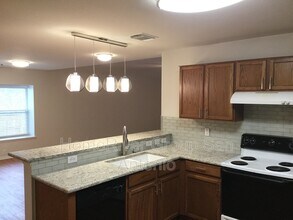 802 Amber Knoll in San Antonio, TX - Building Photo - Building Photo