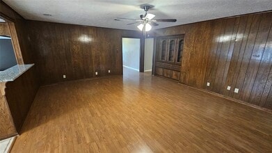 7322 Ridge Oak Dr in Houston, TX - Building Photo - Building Photo