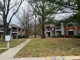 20 Crabapple Ln in Franklin Township, NJ - Building Photo