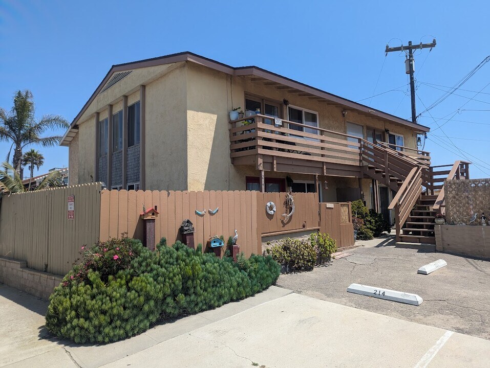 220 Melrose Dr, Unit 220 in Oxnard, CA - Building Photo