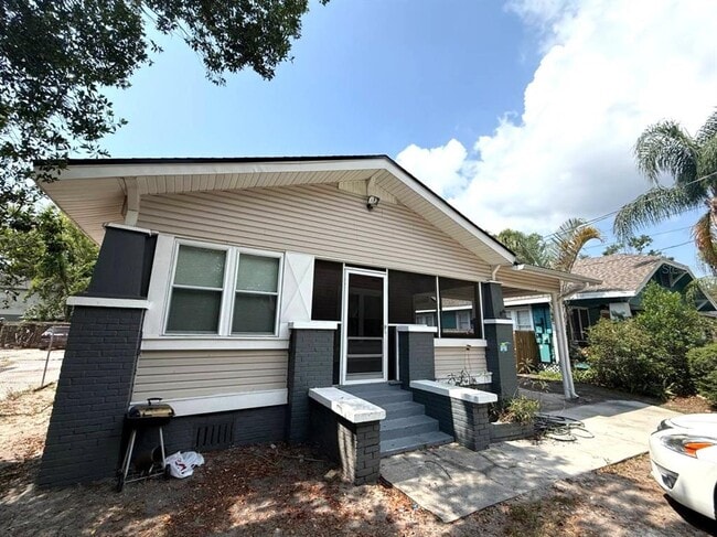 917 E Shadowlawn Ave in Tampa, FL - Building Photo - Building Photo