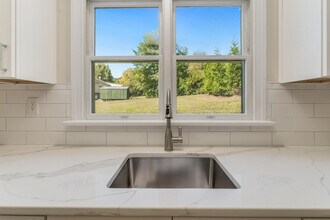 4 Lingert Ave in Clinton, NJ - Building Photo - Building Photo