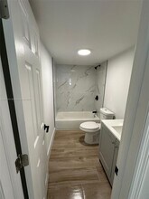 15201 NE 6th Ave, Unit c110 in North Miami Beach, FL - Building Photo - Building Photo