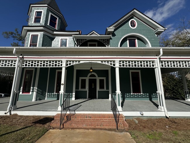 198 Dearing St in Athens, GA - Building Photo - Building Photo