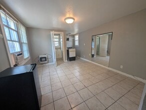 2305 30th St in Lubbock, TX - Building Photo - Building Photo