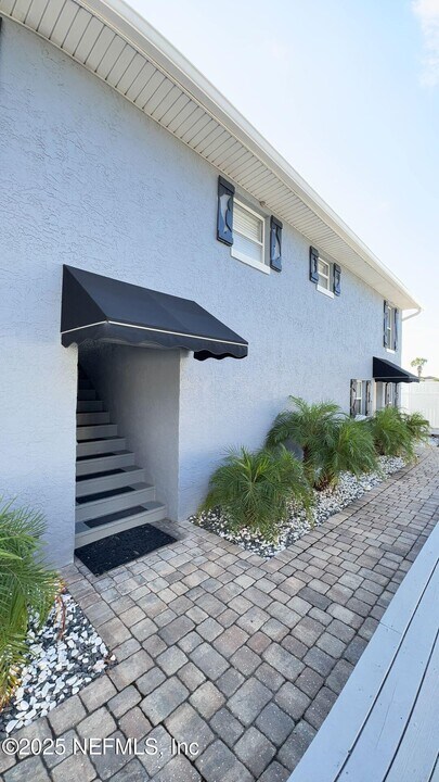 108 S 5th St in Flagler Beach, FL - Building Photo