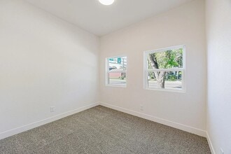 1208 S University Dr in Fargo, ND - Building Photo - Building Photo