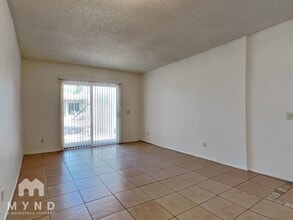 2828 E Tierra Buena Ln in Phoenix, AZ - Building Photo - Building Photo