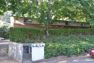1100-1124 NE Minnehaha St in Vancouver, WA - Foto de edificio - Building Photo