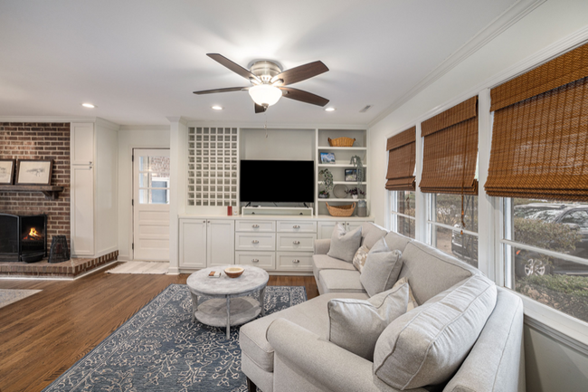 property at 826 Symmes Dr