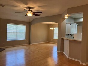1827 Oak Ridge Dr in Kemah, TX - Building Photo - Building Photo