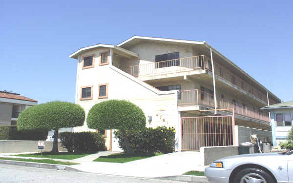 4761 W 129th St in Hawthorne, CA - Foto de edificio - Building Photo