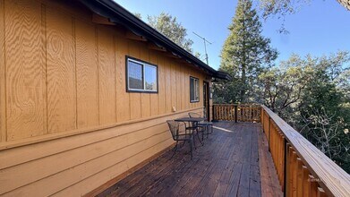 53390 Circle View Dr in Idyllwild, CA - Building Photo - Building Photo