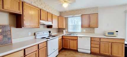 5205 N Montclair Ave in Peoria Heights, IL - Building Photo - Building Photo