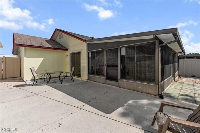 property at 5560 Longleaf Dr