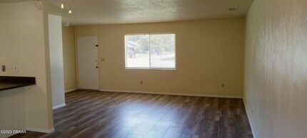 8 Castle Manor Dr in Ormond Beach, FL - Building Photo - Building Photo