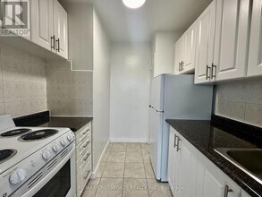 363-363 Lakeshore Rd E in Mississauga, ON - Building Photo - Building Photo