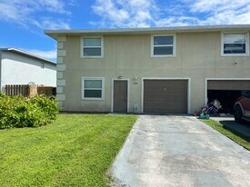 2886 Harson Way in Fort Pierce, FL - Building Photo