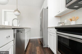 45 W Haines St, Unit 200 in Philadelphia, PA - Foto de edificio - Building Photo