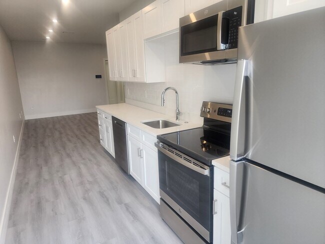 333 Lee Burbank Hwy-Unit -1-4 in Revere, MA - Building Photo - Building Photo