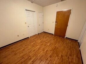 76 Essex St, Unit 6 in Boston, MA - Foto de edificio - Building Photo