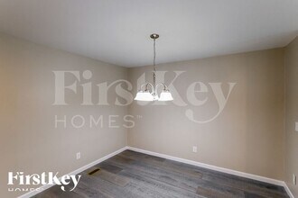 2067 Longmeadow Ln in Birmingham, AL - Foto de edificio - Building Photo