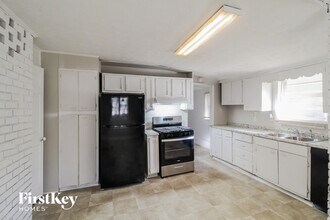 4752 Manse Dr in Forest Park, GA - Building Photo - Building Photo