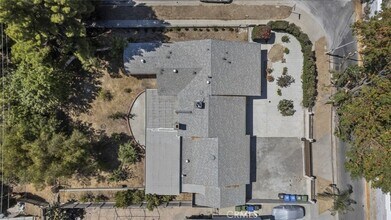 11230 Dominica Ave in Los Angeles, CA - Building Photo - Building Photo
