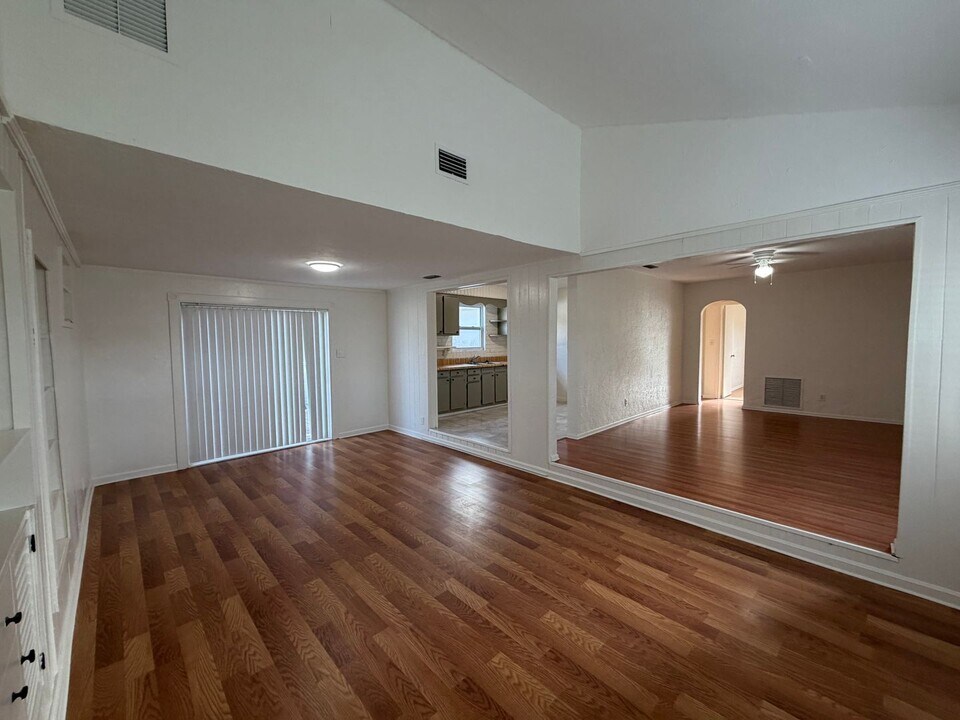 5201 1st Ave N in St. Petersburg, FL - Building Photo