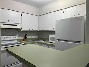 6200 NE 22nd Way, Unit 305 in Fort Lauderdale, FL - Building Photo - Building Photo