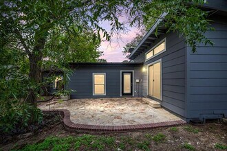 2006 De Verne St in Austin, TX - Building Photo - Building Photo