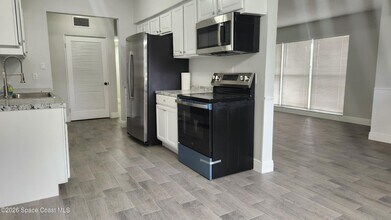 102 S Christmas Hill Rd in Titusville, FL - Building Photo - Building Photo